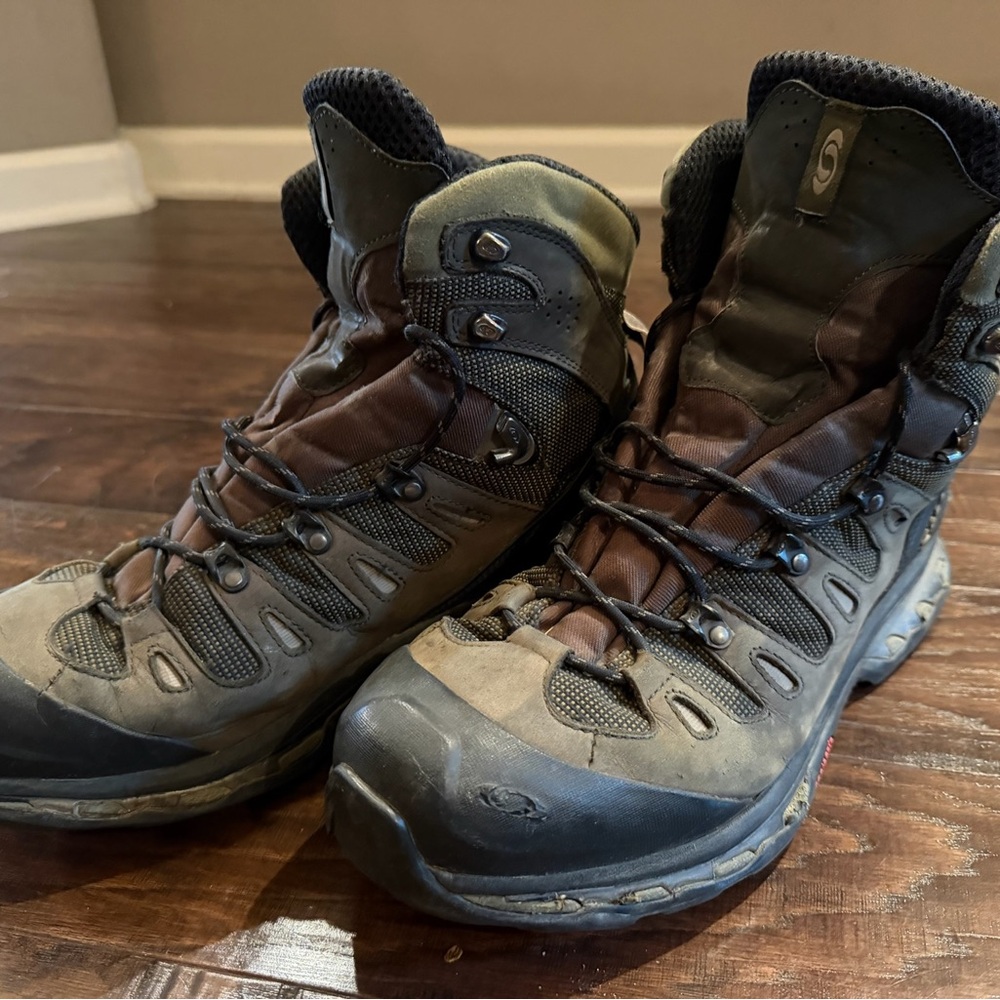 Men's Salomon Hiking Boots - OD Green and Black